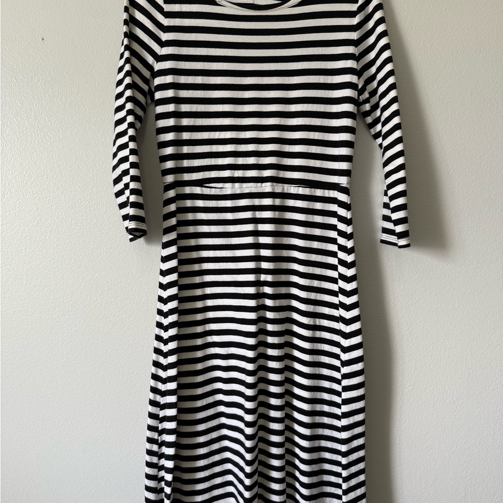Old Navy Black and White Long Sleeve A-Line Dress